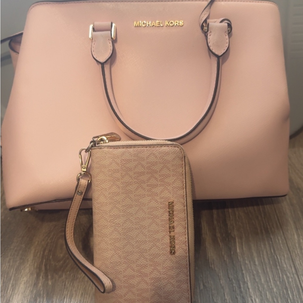 Michael Kors Pink Women's Bag and Wallet Set